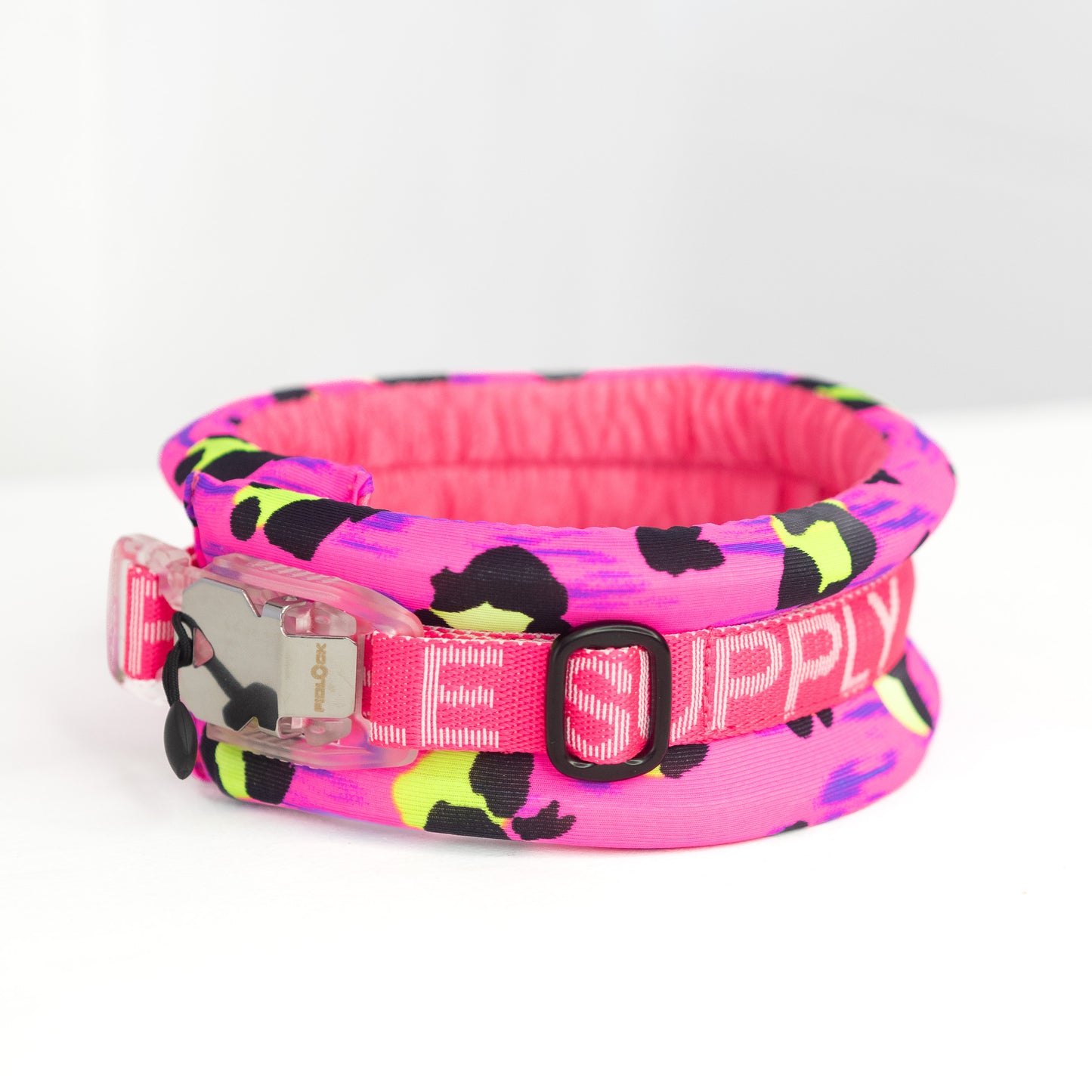 Poodle Mania Meets Safari Fluffy Magnetic Collar ® Cheetah