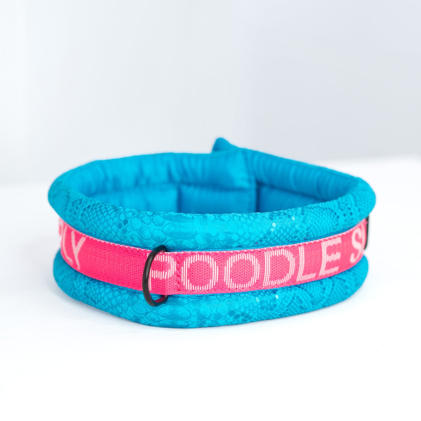 Poodle Mania Meets Safari Fluffy Magnetic Collar ® Snake