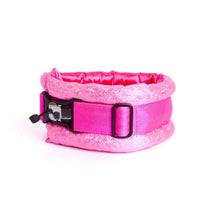 Načíst obrázek do prohlížeče Galerie, Standard Fluffy Magnetic Collar Holographic Barbie
