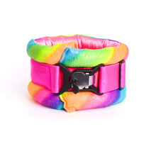 Load image into Gallery viewer, Standard Fluffy Magnetic Collar Shocking Rainbow
