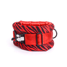 Načíst obrázek do prohlížeče Galerie, Standard Fluffy Magnetic Collar Candy Zebra
