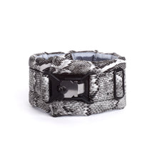 Načíst obrázek do prohlížeče Galerie, Standard Fluffy Magnetic Collar Eco Leather Serpent
