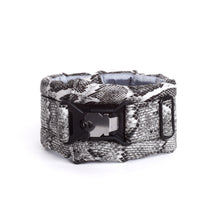 Load image into Gallery viewer, Standard Fluffy Magnetic Collar Eco Leather Serpent
