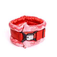 Načíst obrázek do prohlížeče Galerie, Standard Fluffy Magnetic Collar Scarlet Snake
