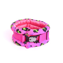Load image into Gallery viewer, Toy / Miniature / Medium Fluffy Magnetic Collar Bubblegum Cheetah
