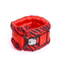 Načíst obrázek do prohlížeče Galerie, Standard Fluffy Magnetic Collar Candy Zebra
