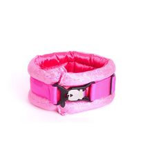 Načíst obrázek do prohlížeče Galerie, Standard Fluffy Magnetic Collar Holographic Barbie
