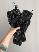 Načíst obrázek do prohlížeče Galerie, Poodle Supply Set 4 Leg Protectors All Black
