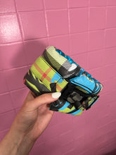 Load image into Gallery viewer, Standard Designer Magnetic Collar Burberry
