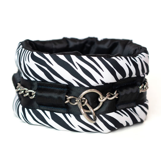 Fluffy Chain Collar Zebra