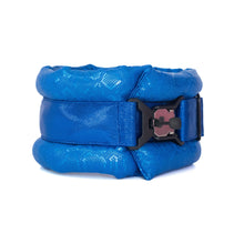 Load image into Gallery viewer, Standard Fluffy Magnetic Collar Royal Snake
