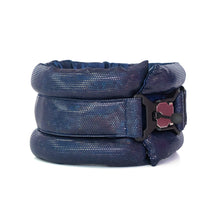 Load image into Gallery viewer, Standard Fluffy Magnetic Collar Holographic Indigo
