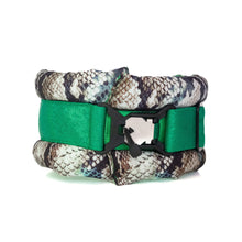 Načíst obrázek do prohlížeče Galerie, Standard Fluffy Magnetic Collar Emerald Snake
