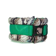 Load image into Gallery viewer, Standard Fluffy Magnetic Collar Emerald Snake
