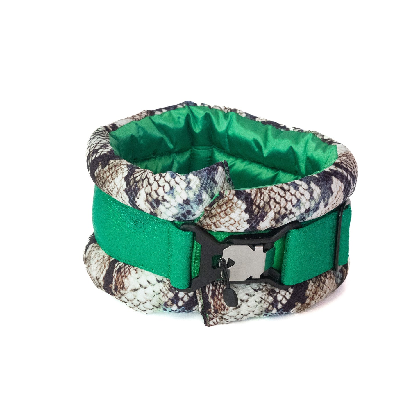 Standard Fluffy Magnetic Collar Emerald Snake