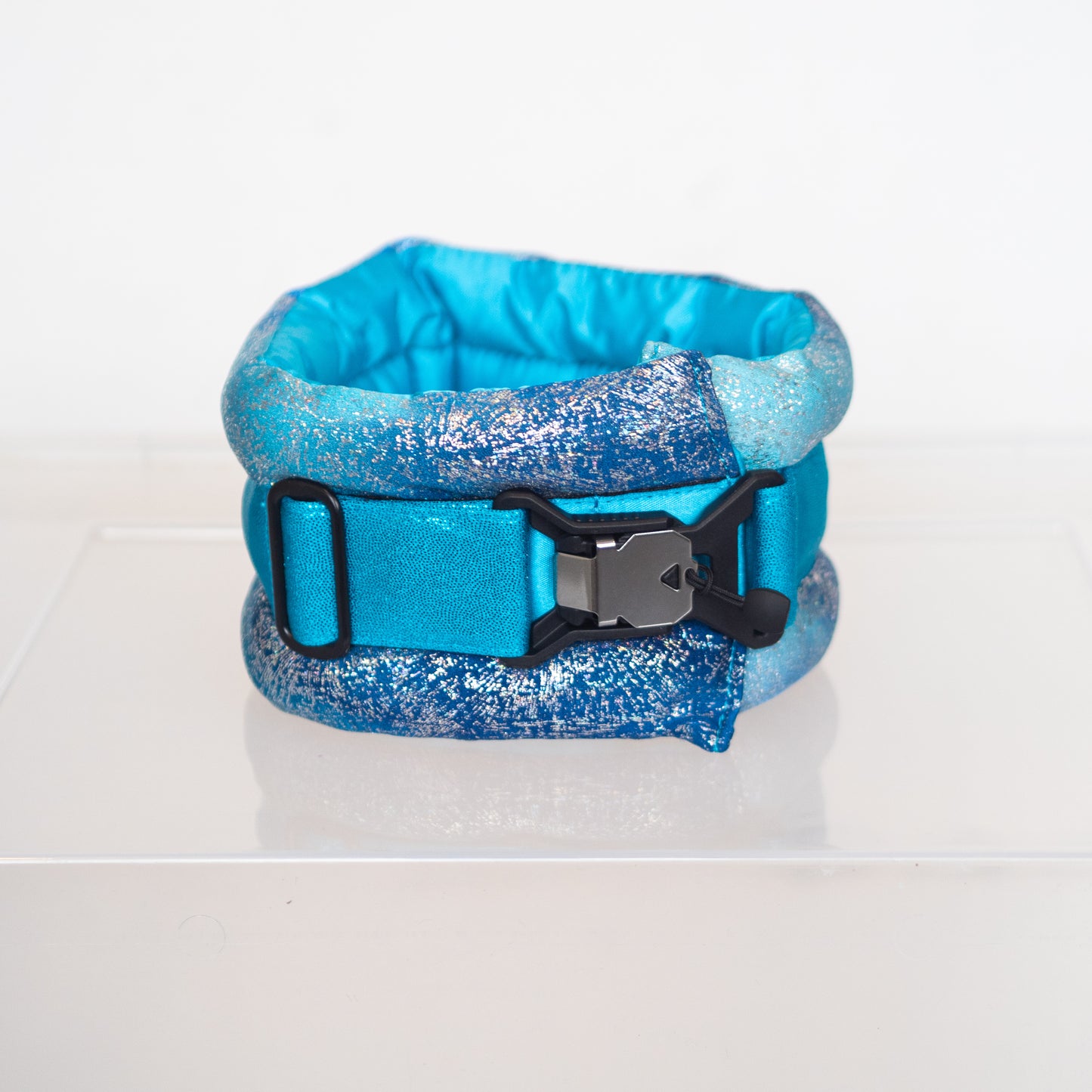 Fluffy Magnetic Collar Blue 39.5-43 cm / 12 cm