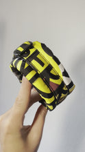 Načíst a přehrát video v prohlížeči Galerie, Toy / Miniature / Medium Designer Magnetic Collar Burberry
