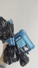 Načíst a přehrát video v prohlížeči Galerie, Collar + Leg Protectors Set: Standard Fluffy Magnetic Collar &amp; Set of 4 Leg Protectors Black Turquoise
