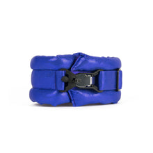 Load image into Gallery viewer, Medium Fluffy Magnetic Collar Glossy All Royal Blue
