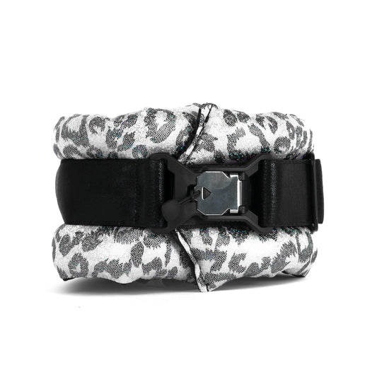 Standard Fluffy Magnetic Collar Holographic Leopard