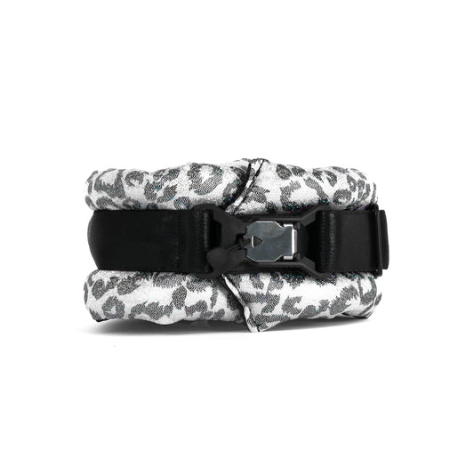 Medium Fluffy Magnetic Collar Holographic Leopard