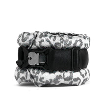 Load image into Gallery viewer, Standard Fluffy Magnetic Collar Holographic Leopard
