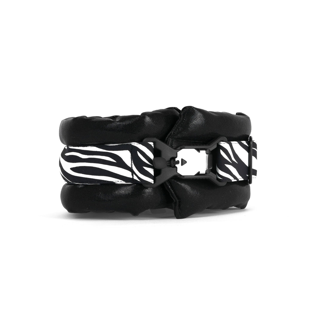 Medium Fluffy Magnetic Collar Black Zebra Stripe