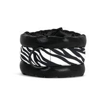 Load image into Gallery viewer, Standard Fluffy Magnetic Collar Black Zebra Stripe
