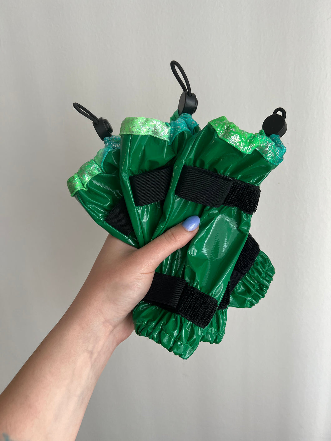 Poodle Supply Set 4 Leg Protectors Vivid Green MEDIUM